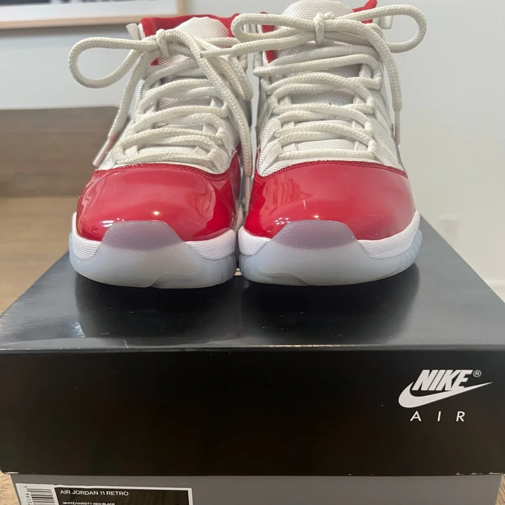 EUC Men’s Air Jordan 11 Retro Cherry (22) White Varsity Red Blanc 7.5M with Box